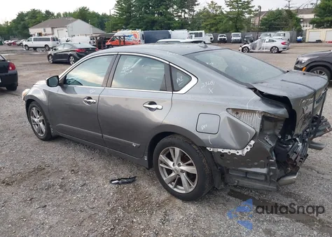 2015 Nissan Altima 2.5 Sv z USA, uszkodzony, nr VIN 1N4AL3AP0FC240218